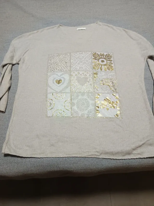 Jersey beige manga larga con estampado
