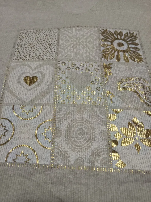 Jersey beige manga larga con estampado