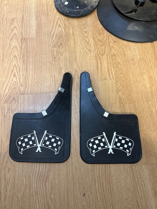 Guardabarros Coche con Banderas Carreras