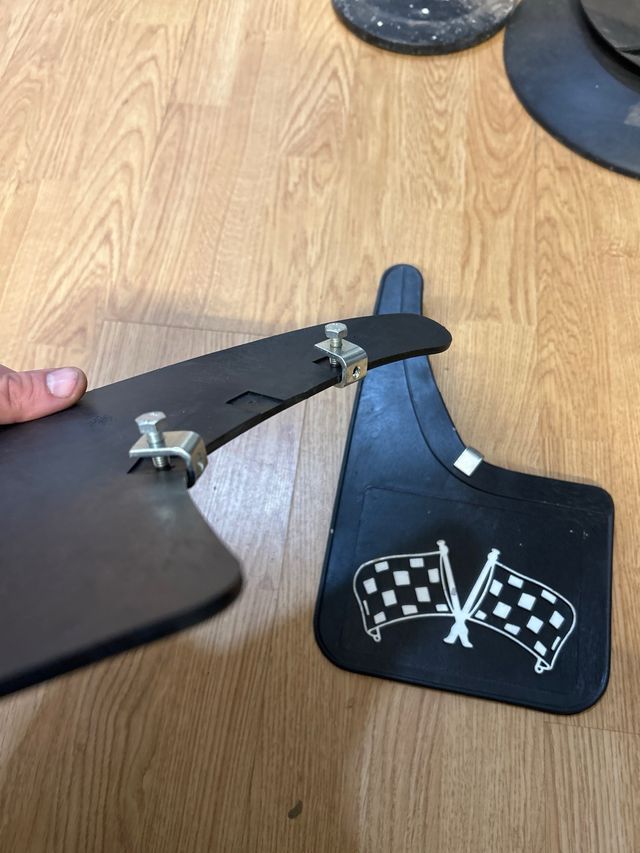 Guardabarros Coche con Banderas Carreras