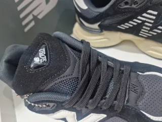 New Balance 9060 Beige/Negro/Gris/Blanco