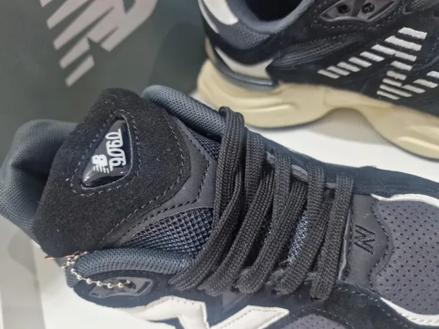 New Balance 9060 Beige/Negro/Gris/Blanco