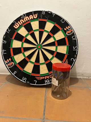 Diana de dardos Winmau y set de dardos