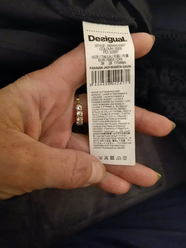 Vestido Desigual Negro Bordado Flores