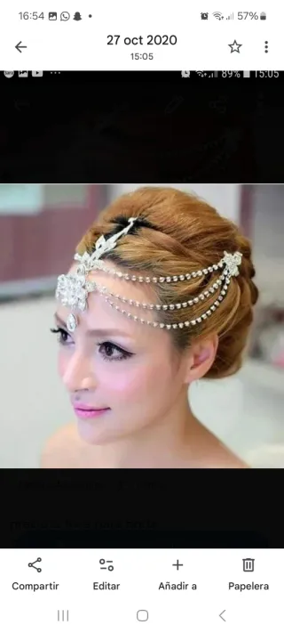 Tiara de cristal plateada