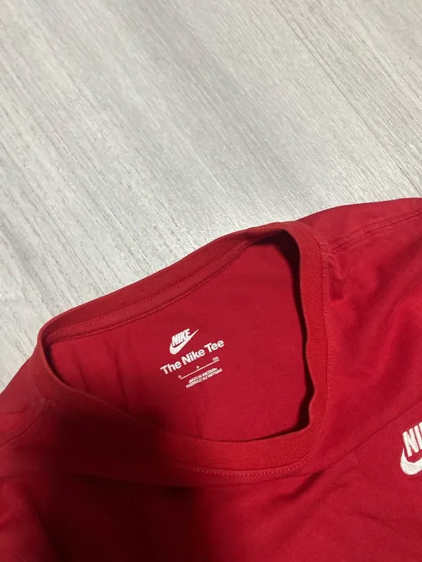 Camiseta Nike Roja