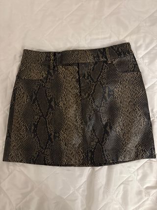 Falda mini cuero estampado animal