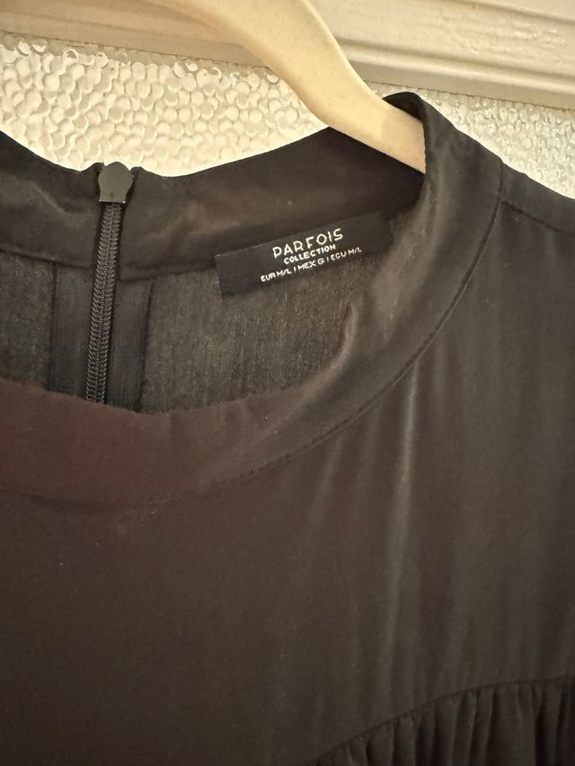 Vestido negro sin mangas