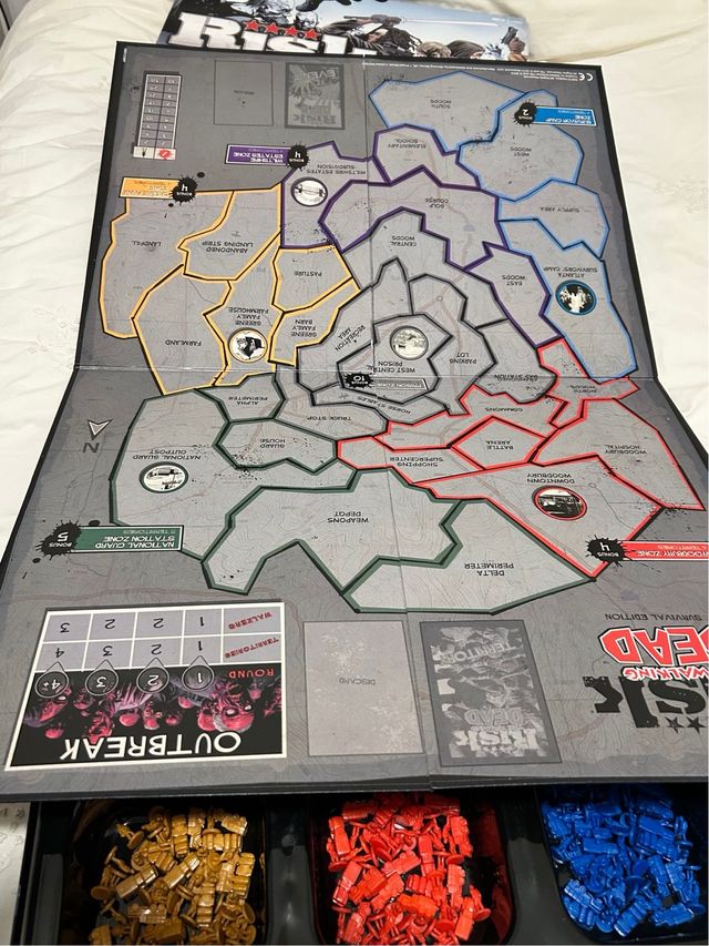 Risk The Walking Dead Survival Edition