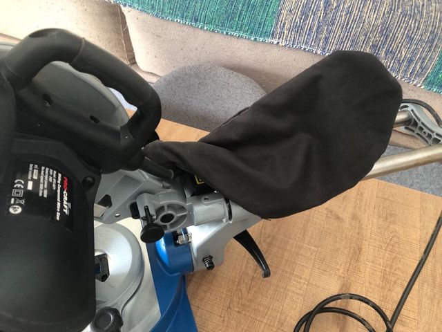 Sierra ingletadora deslizante Hilka