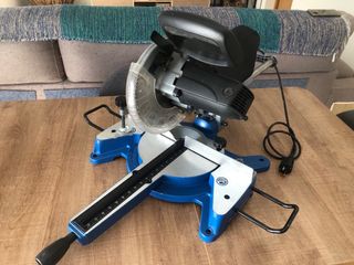 Sierra ingletadora deslizante Hilka