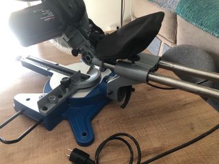 Sierra ingletadora deslizante Hilka