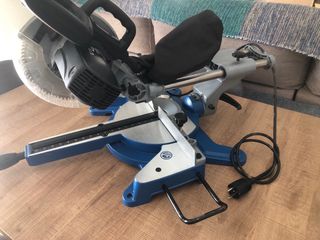 Sierra ingletadora deslizante Hilka