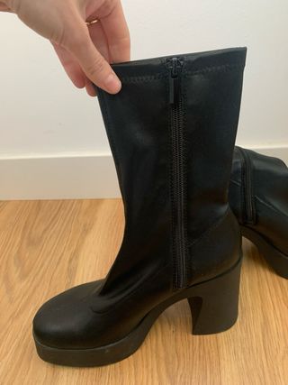 Botas plataforma Stradivarius negras