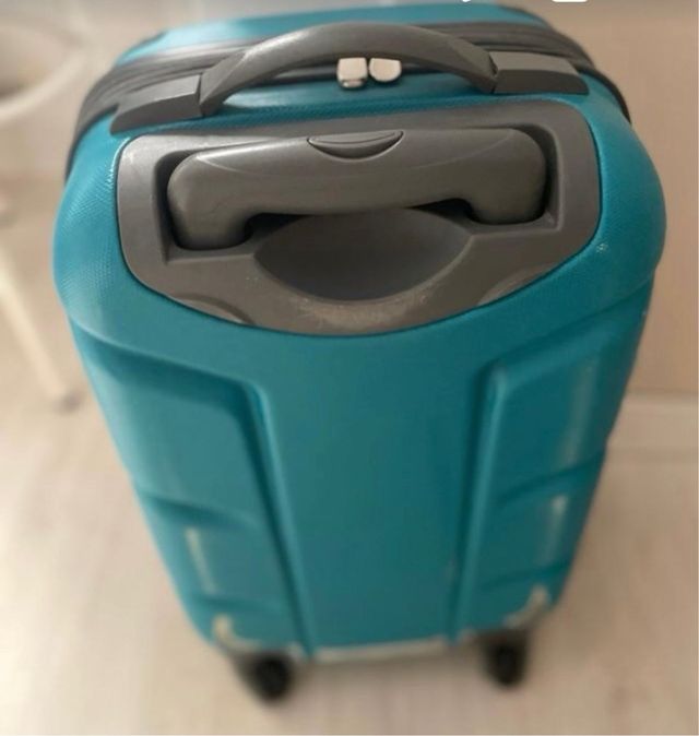 Maleta pequeña color turquesa