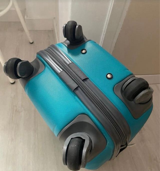 Maleta pequeña color turquesa
