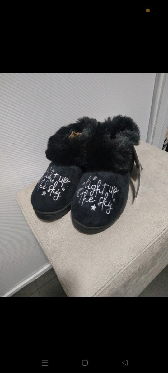 Pantuflas Tex Negras y Doradas