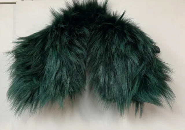 Cuello de pelo verde