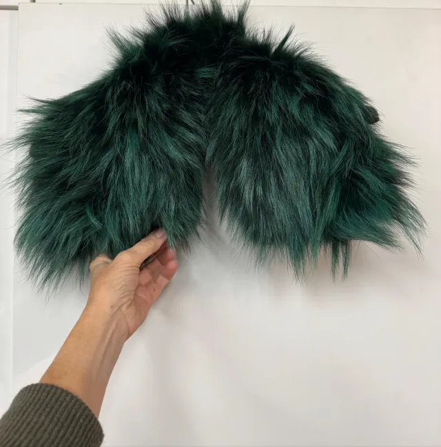 Cuello de pelo verde