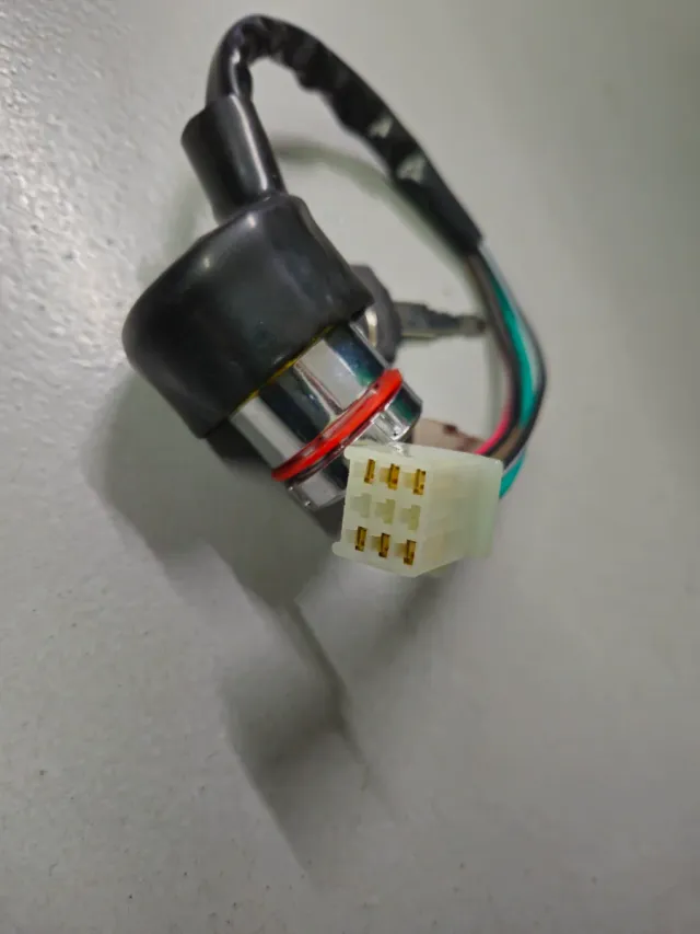 Interruptor Llave Contacto Moto + 2 Llaves