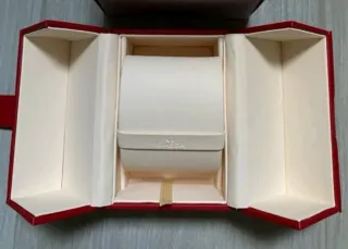 Caja para reloj Omega portable.