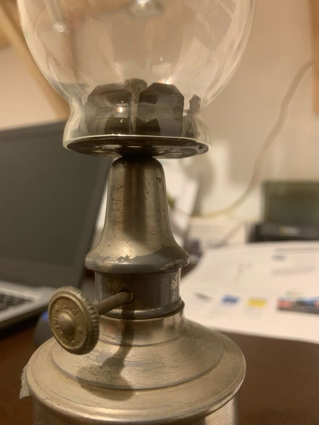 Lámpara de aceite de vidrio y metal “La Melleure”