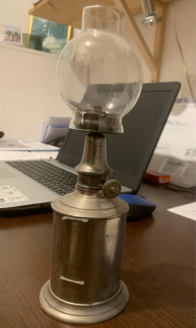 Lámpara de aceite de vidrio y metal “La Melleure”