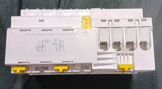 Schneider Electric A9Q14425 y A9F79416 .Casi nuev0