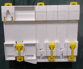 Schneider Electric A9Q14425 y A9F79416 .Casi nuev0