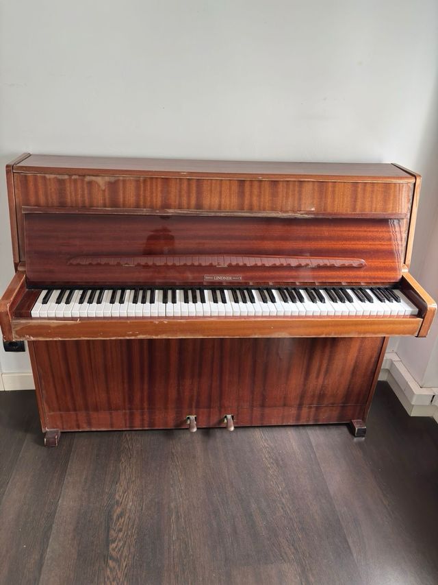 Piano LINDNER