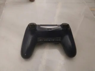 PS4 (PlayStation 4) Negra con Mando Azul