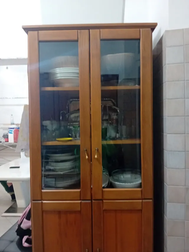 Credenza legno massiccio. Il mobile fatto a mano.