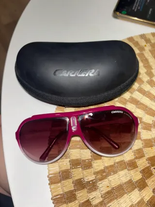 Gafas de sol Carrera rosas y moradas