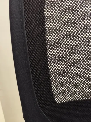 Silla de oficina giratoria negra