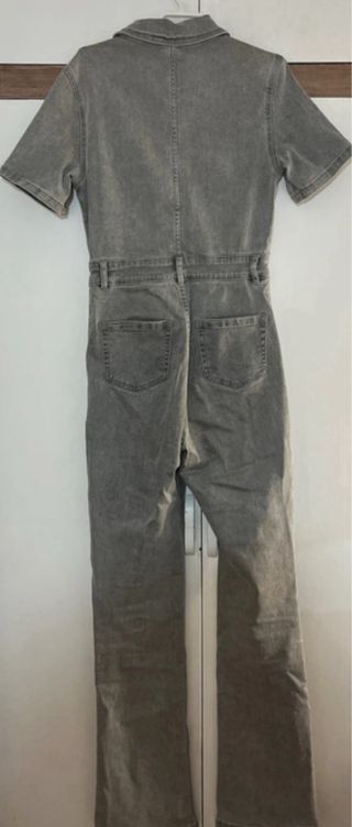 Mono vaquero largo gris stradivarius