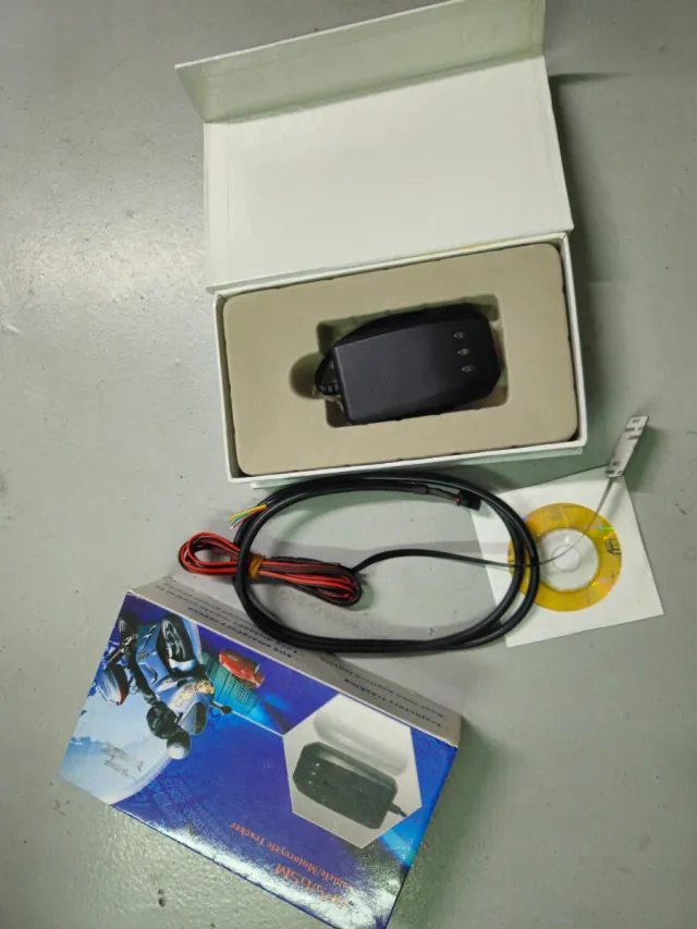 GPS/GSM Tracker Rastreador coche Moto