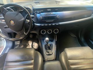 Alfa Romeo Giulietta 1.6 JTDM 105CV exclusive