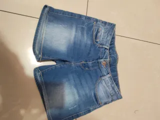 Pantalón vaquero corto niña
