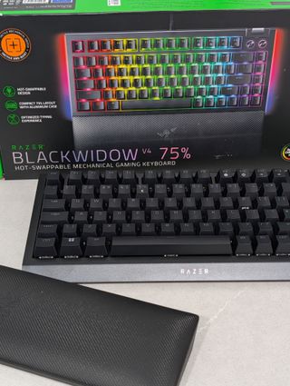Razer BlackWidow V4 75% Teclado Gaming