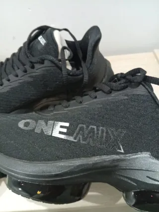 Zapatillas ONE MIX Negras.