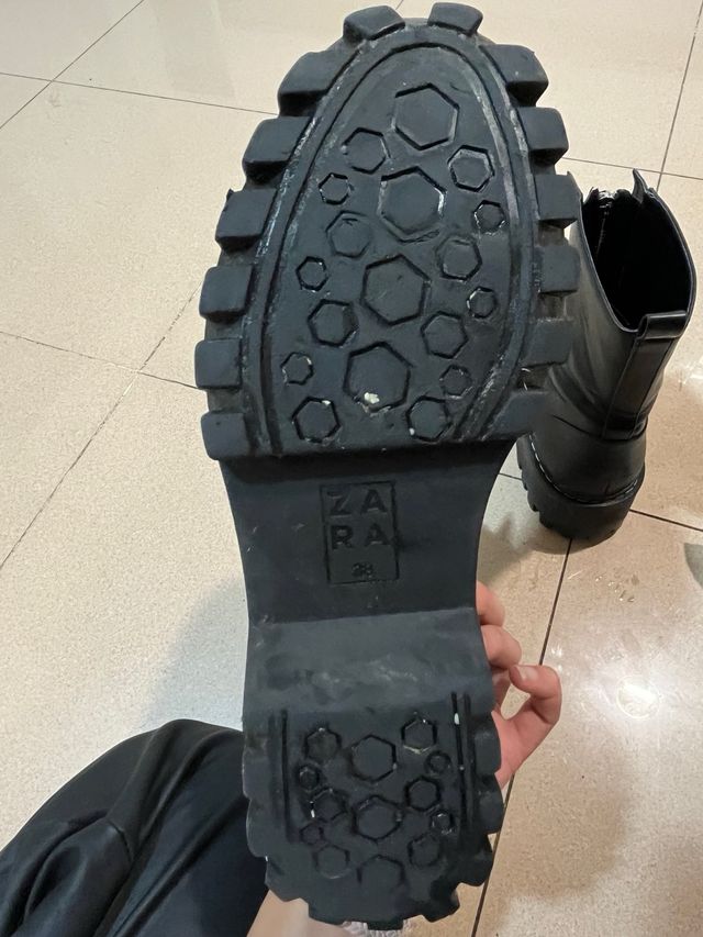 Botines Zara negros con cremallera