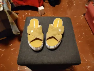 Sandalias Converse Amarillas