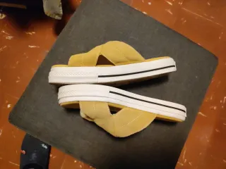 Sandalias Converse Amarillas