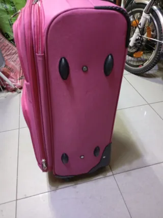 Maleta de viaje rosa