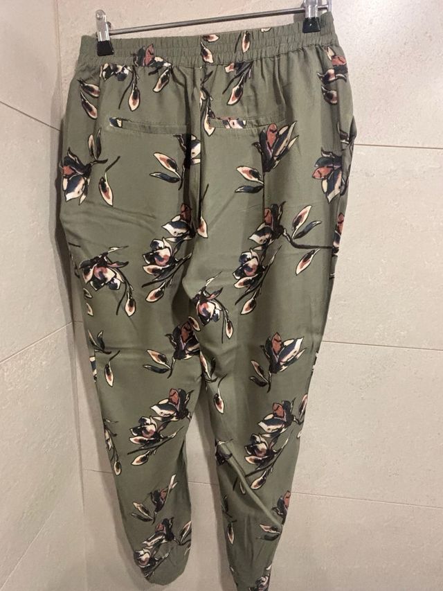 Pantalón estampado floral Vero Moda T. M