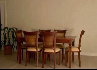 Mesa de comedor y 6 sillas