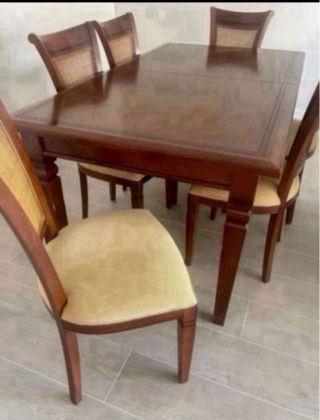 Mesa de comedor y 6 sillas