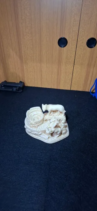 Statua Roma Colosseo Lupa Capitolina