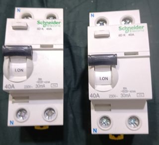 Lote Schneider Electric. Casi nuevo.