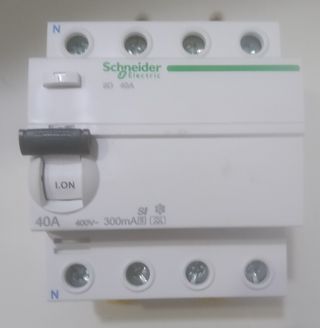 Lote Schneider Electric. Casi nuevo.